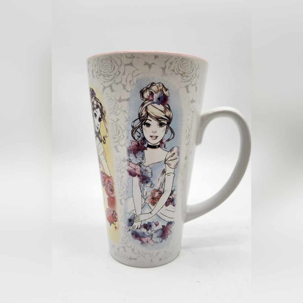DISNEY PRINCESSES CERAMIC COFFEE TEA MUG 16 OZ